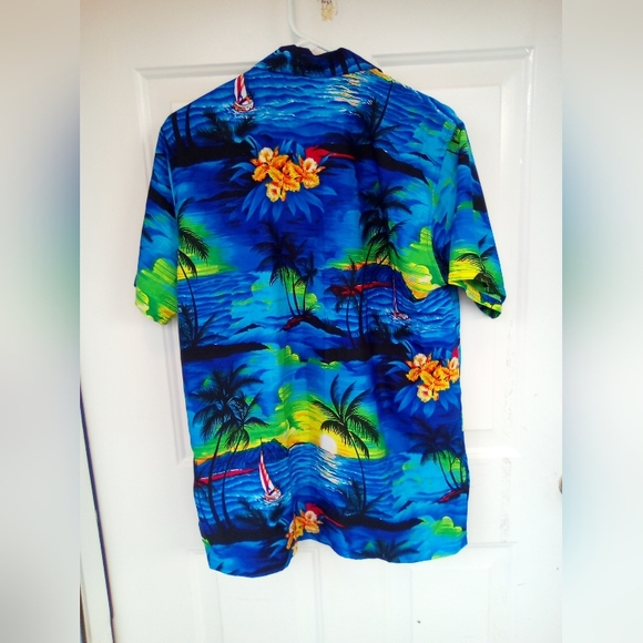 SHIRT MAN UNBRANDED SIZE MEDIUM Vibrant Tropical Hawaiian Shirt - Picture 3 of 6